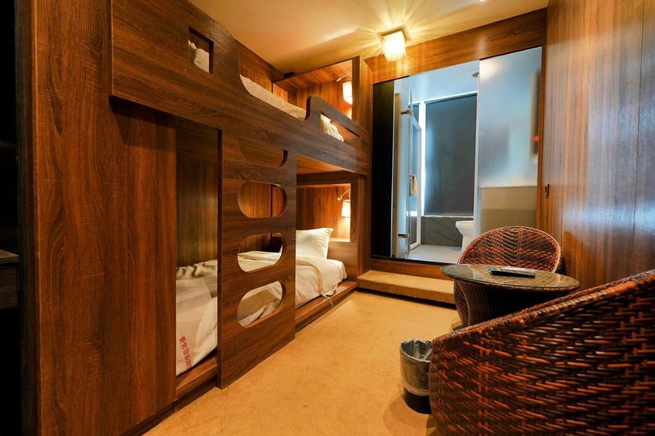Meworld Hotel - Taipei Main Station Екстер'єр фото